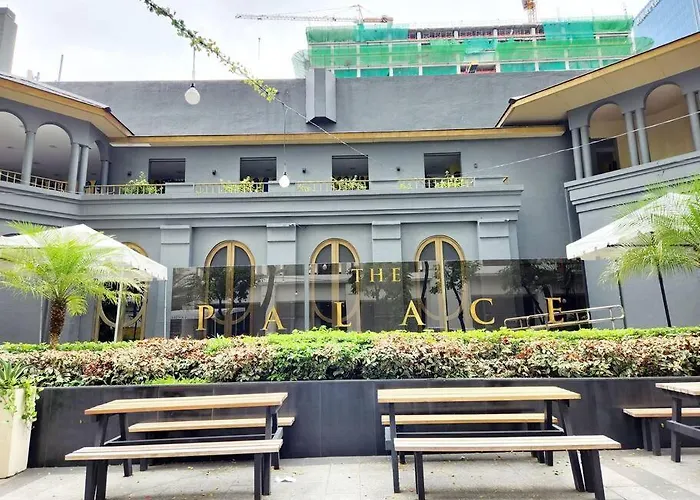 Casa Antonio At Uptown Parksuites Tower One Bgc * Manila